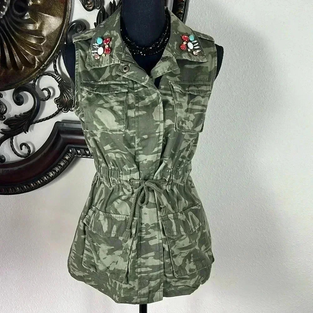 Decree 100% Cotton Camouflage Embellish Vest with Gem Collar Points Medium